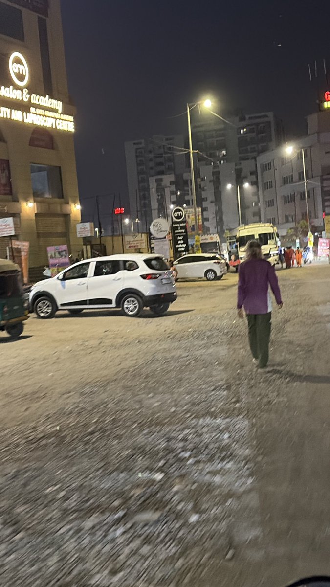 DimpiPatel6's tweet photo. ₹3.66 crore road constructed by VMSS Gotri Main Rd → alkapuri, complted 15-04-2024 ,VMSS Water Supply Dept has excavated &amp; abandoned it.
Road is dusty, damaged &amp; unsafe. Public safety at risk.
❗Who will restore it and by when?
Fix this immediately. #VMSS  #PublicMoney https://t.co/j5csUwJAWV