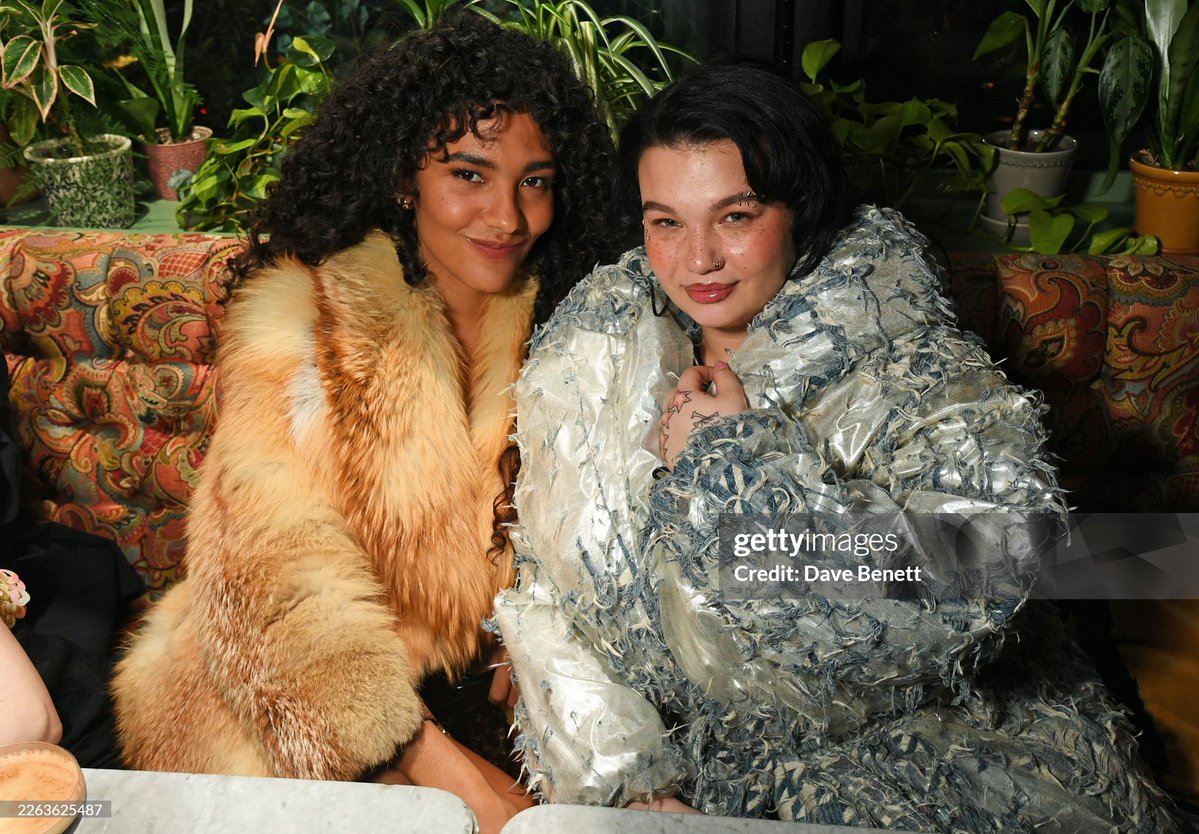 Lola Young Updates tweet media