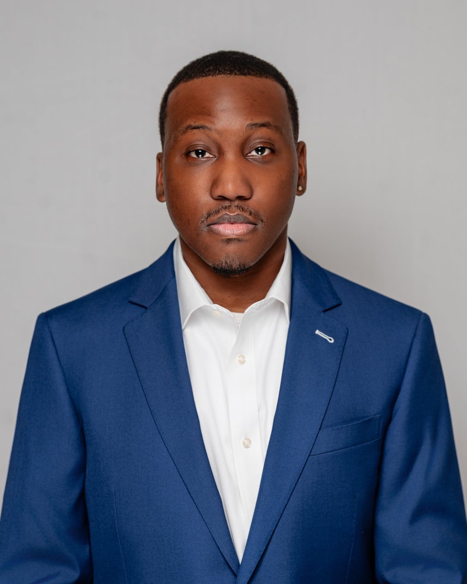 PerkyLLC's tweet photo. Love when a client shares headshots rockin' their custom suit.

Can't wait for Christopher to hit the stage looking on point.

Thank you again Christopher for the opportunity to serve your suiting and fashion needs. https://t.co/ibXEDzaOIX