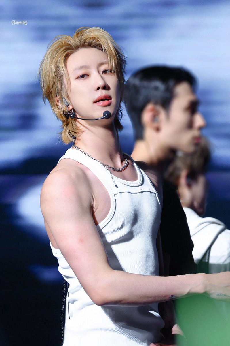 sonnet18_ tweet media