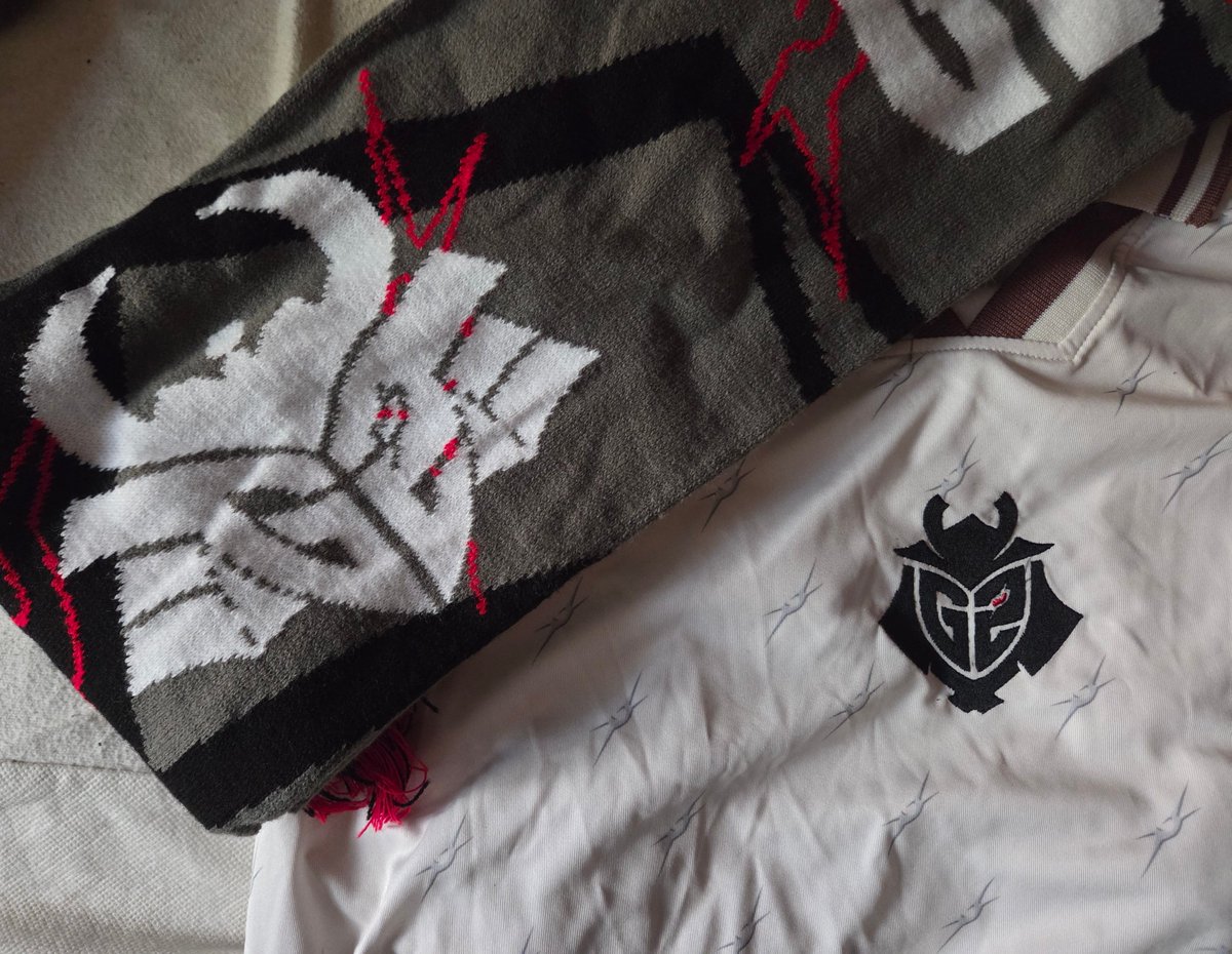 Léa x CYB tweet media