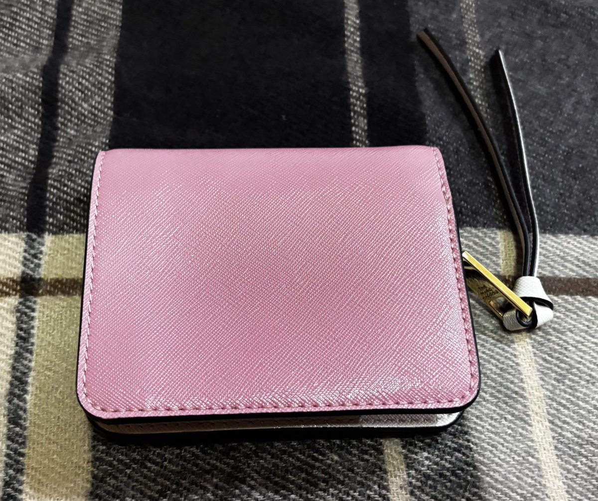aimokukiri's tweet photo. #กระเป๋ามือสอง MARC JACOBS THE SNAPSHOT MINI COMPACT WALLET 
มือสอง 
1200 รส 
สภาพดีไม่มีตำหนิ https://t.co/z8wSm6dHAZ