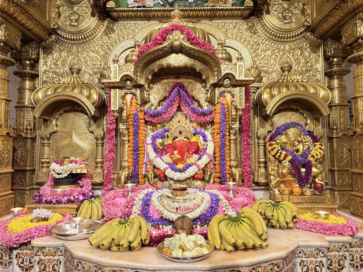 🙏 गणपती  बाप्पा मोरया 🌺मंगलमूर्ती मोरया 🙏०१/०३/२०२६
🙏Ganapati Bappa Moraya 🌺 Mangalmurti Moraya  🙏01/03/2026