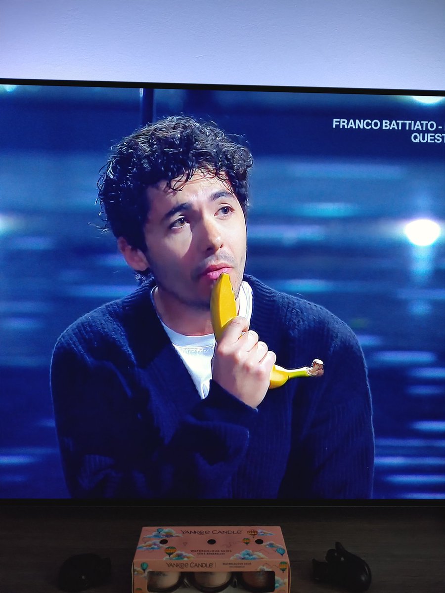 Inizia il momento boicottaggio del #playback a #DomenicaIn 
Grazie <a href="/fulminacci/">FULMINACCI</a> #Fulminacci #Sanremo2026 #FestivaldiSanremo2026