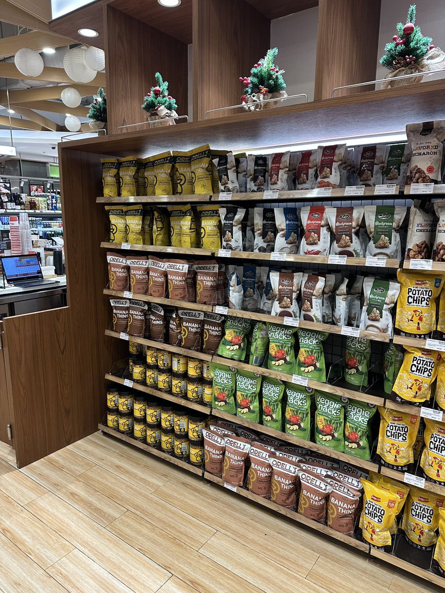 OrellsJP's tweet image. #フィリピン #BGC の #三越 様にて ＃orells の #バナナチップス が販売開始！
バッチリ売れています。

#Philippine #mitsukoshibgc #オレルス