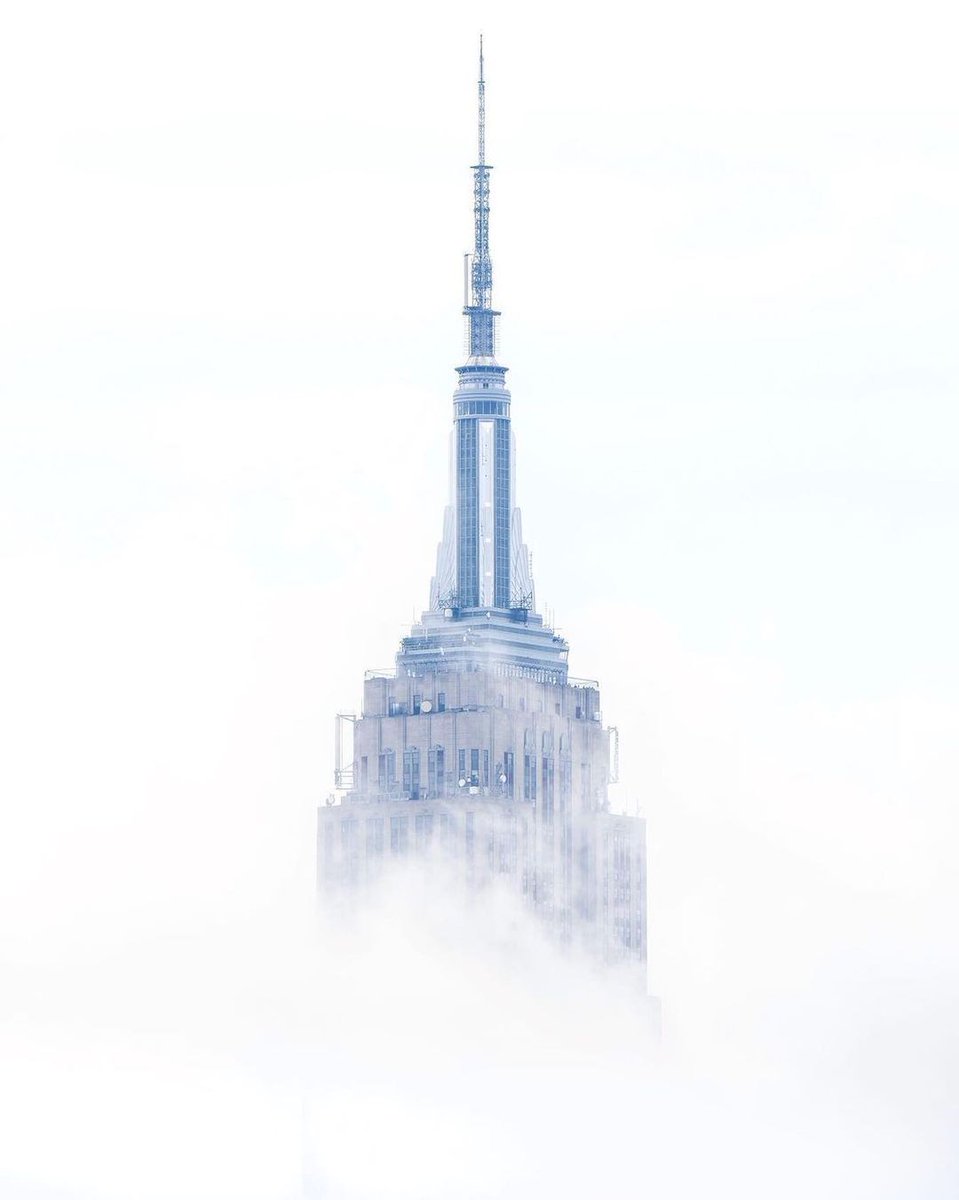 Empire State Building tweet media