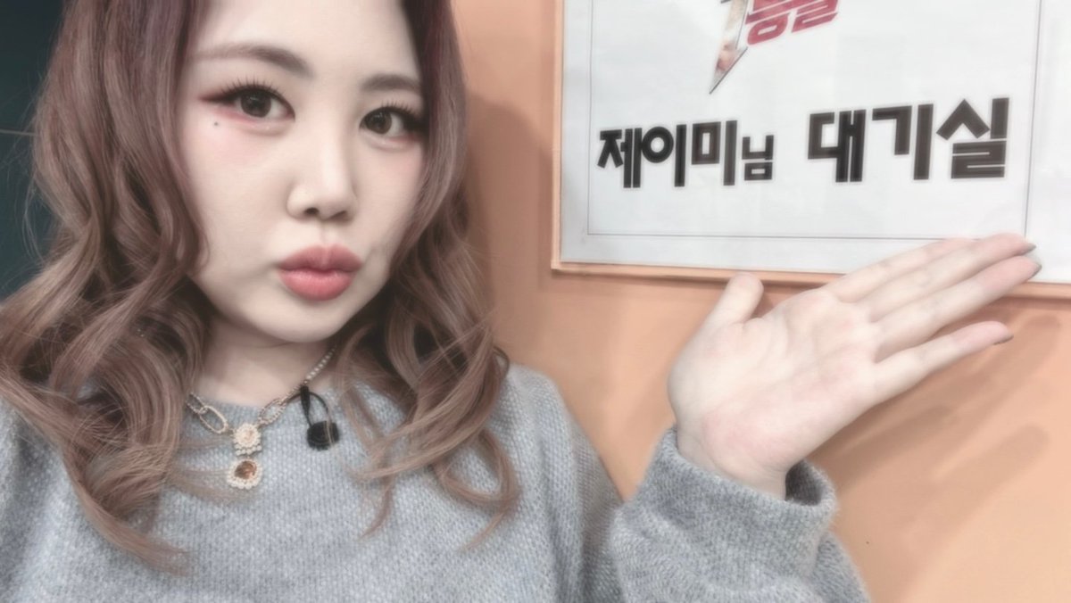 PIL ENTERTAINMENT tweet media