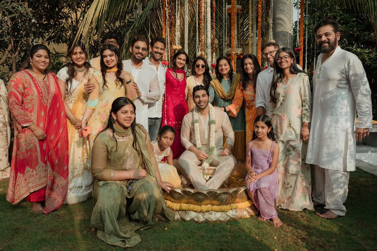 greatandhranews's tweet image. Beautiful glimpses from @AlluSirish bridegroom ceremony, filled with rich traditions, heartfelt joy, and wonderful family celebrations

@alluarjun #BridegroomCeremony #WeddingVibes #FamilyCelebrations #Tradition #AlluFamily