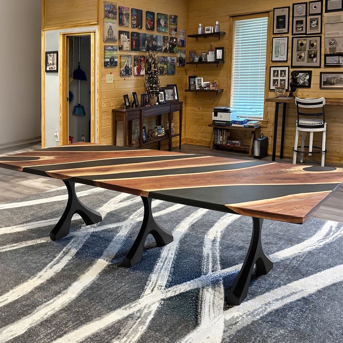 Flowyline_'s tweet image. Extra legs for extraordinary tables. We offer flexible designs that adapt to your exact specifications.

🛠️ Beautiful tables by @planeandnailco, Michael Roddy, Neil Sullivan, and our customer.

#flowylinedesign #tabledesign #liveedge #customfurniture #woodworking #furnituremaker