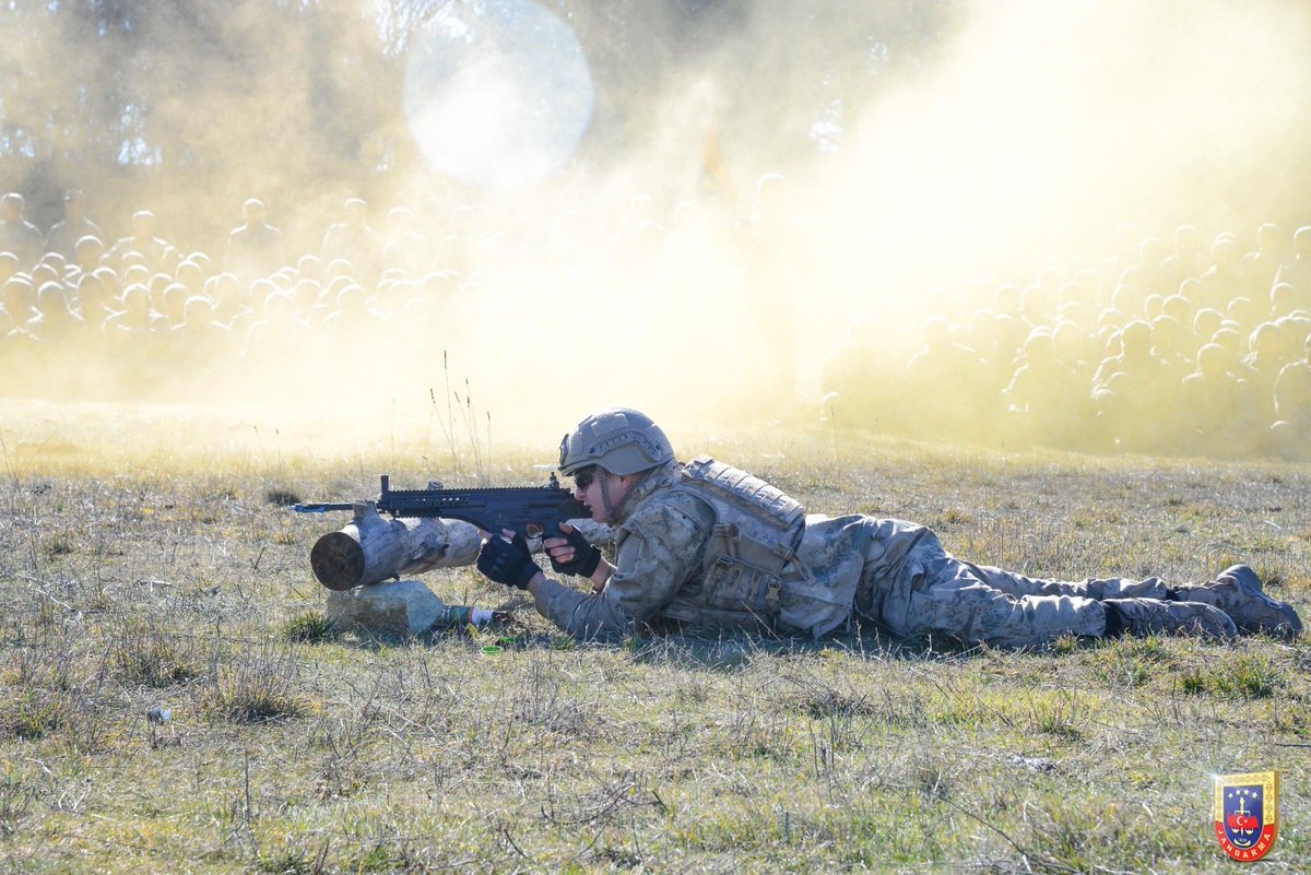 Beden yorulur, ruh asla!
Jandarma Komando vazgeçmez.🇹🇷

#Jandarma
#JandarmaKomando