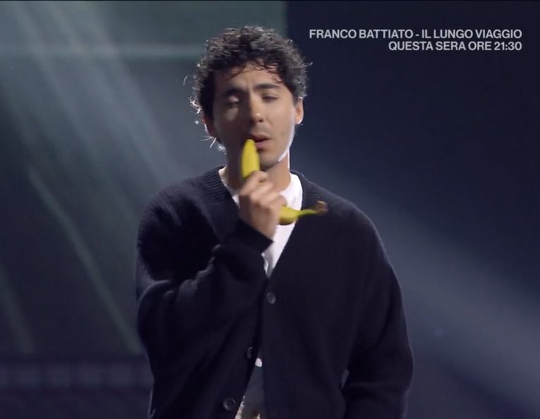 spokemayo's tweet photo. "che belva ti senti?"
"un procione"

fulminacci amore io la somiglianza la vedo eccome
#DomenicaIn #Sanremo2026 https://t.co/Jz8ZnpWgOc