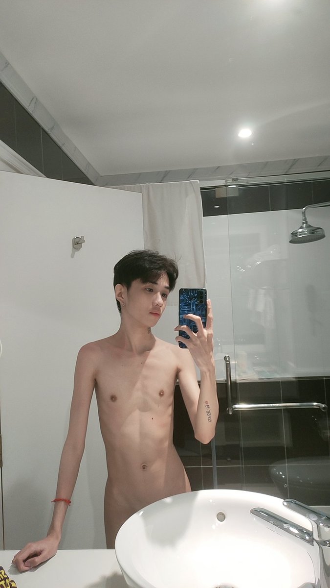 TrunNgoanMa's tweet photo. My name is Trung.
I am 23 years old 
I am 1.65m tall and weigh 42kg.
I live and work in Can Tho City.
I am a bottom (quite horny😋).
I like slim guys with big penises (the bigger the better) 🤤, aged 28 or under, healthy and chivalrous. https://t.co/AXB05WdITN
