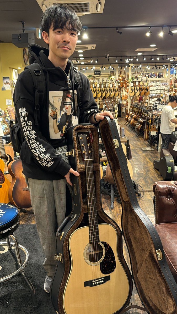14年ギターやってて、一度もアコギを買ったことがなかったのでそろそろ