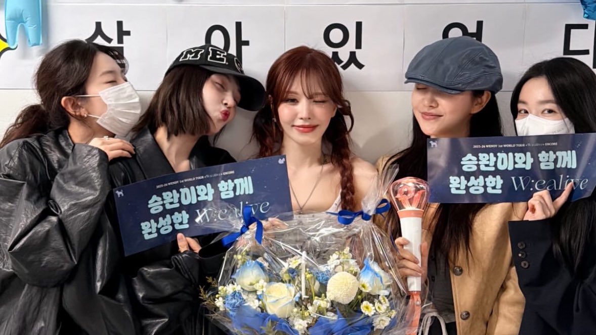 JOY 조이 tweet media