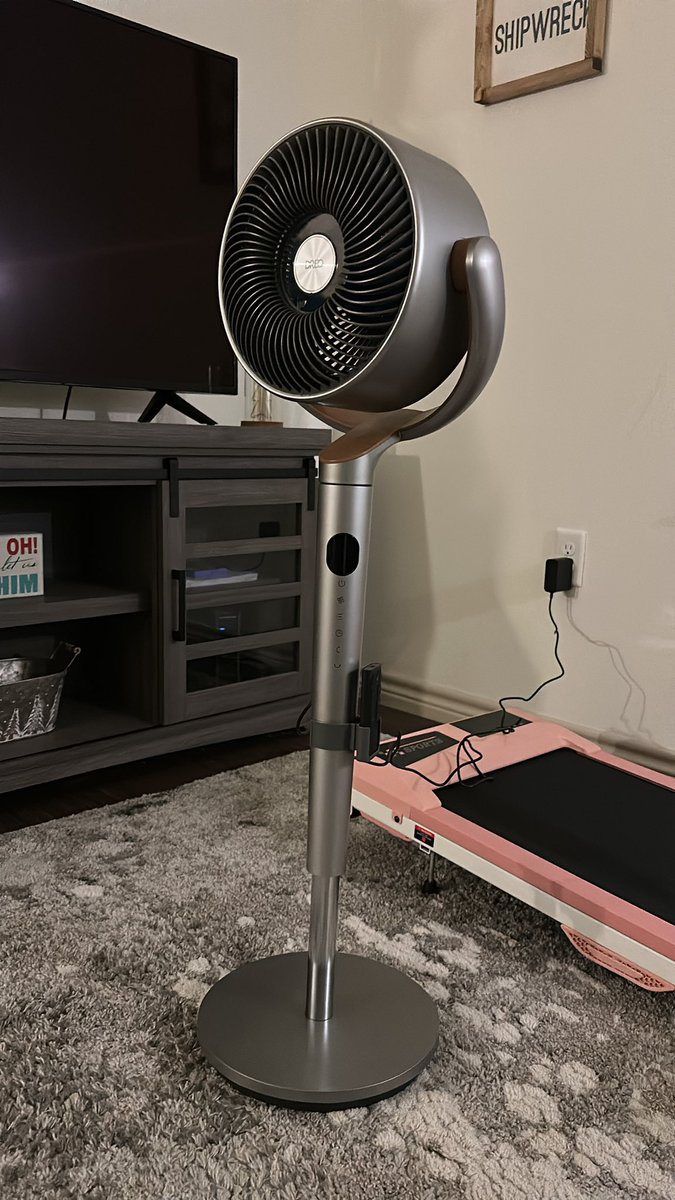 Val Gadgets tweet media