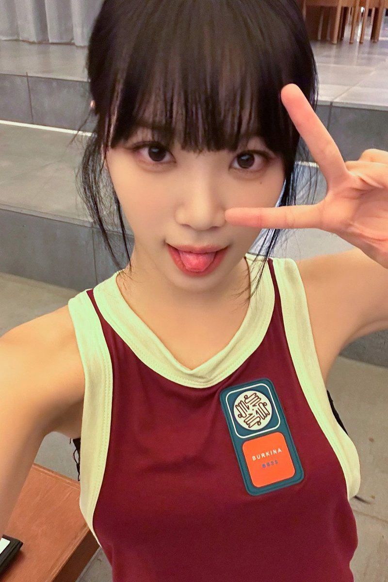 김채원 흉터 tweet media