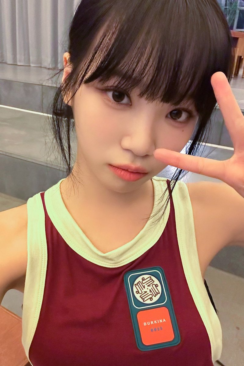 김채원 흉터 tweet media