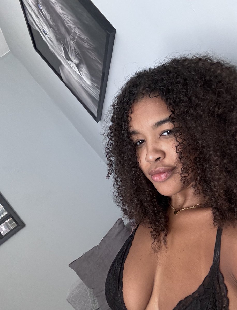 gostosa&sombria✨ tweet media