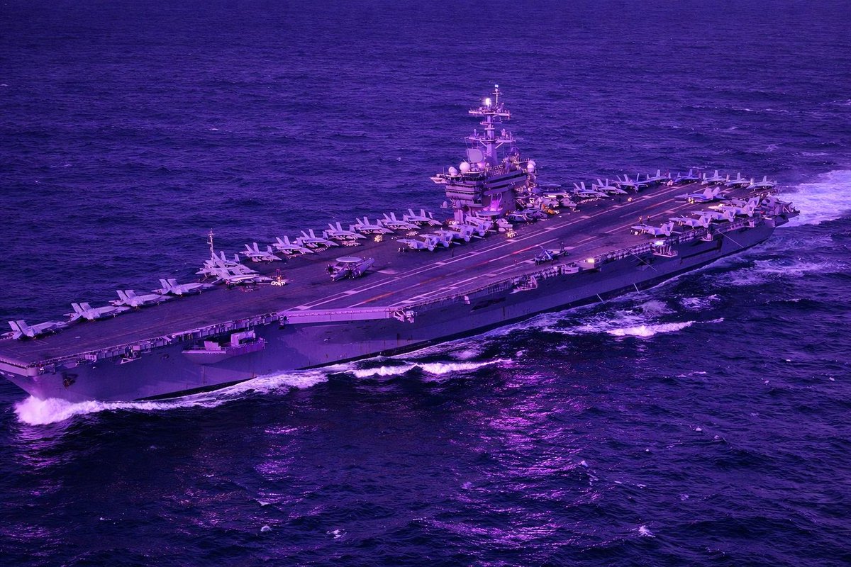 🇺🇸🇮🇷 O Irã diz que teve como alvo o porta-aviões dos EUA USS Abraham Lincoln usando 4 mísseis balísticos.