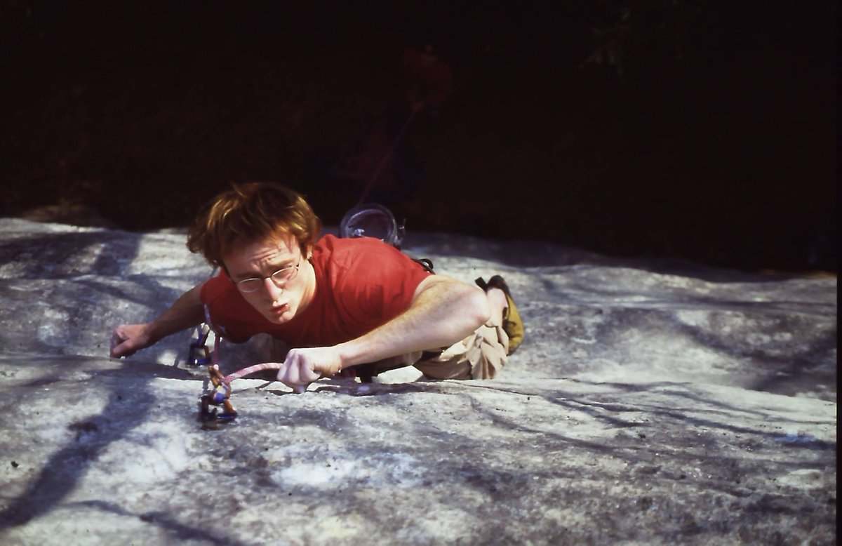 hermanospou's tweet photo. #RETROSUNDAY 2003, Escalando la mítica "Bain de Sang" en Saint Loup, Suiza. Una ruta de placa "slapera con canto muy pequeño" 💪😁 del gran Fred Nicole. En ese entonces era la segunda propuesta de 9a mundial.
#baindesang #climbhistory #escalada #poubros https://t.co/xnEvKU5ITc