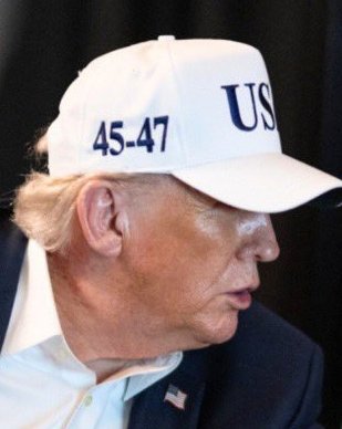 CarlotaPinet's tweet photo. Trump estrena gorra con IA que detecta cociente intelectual https://t.co/1wJ0QR0IL0