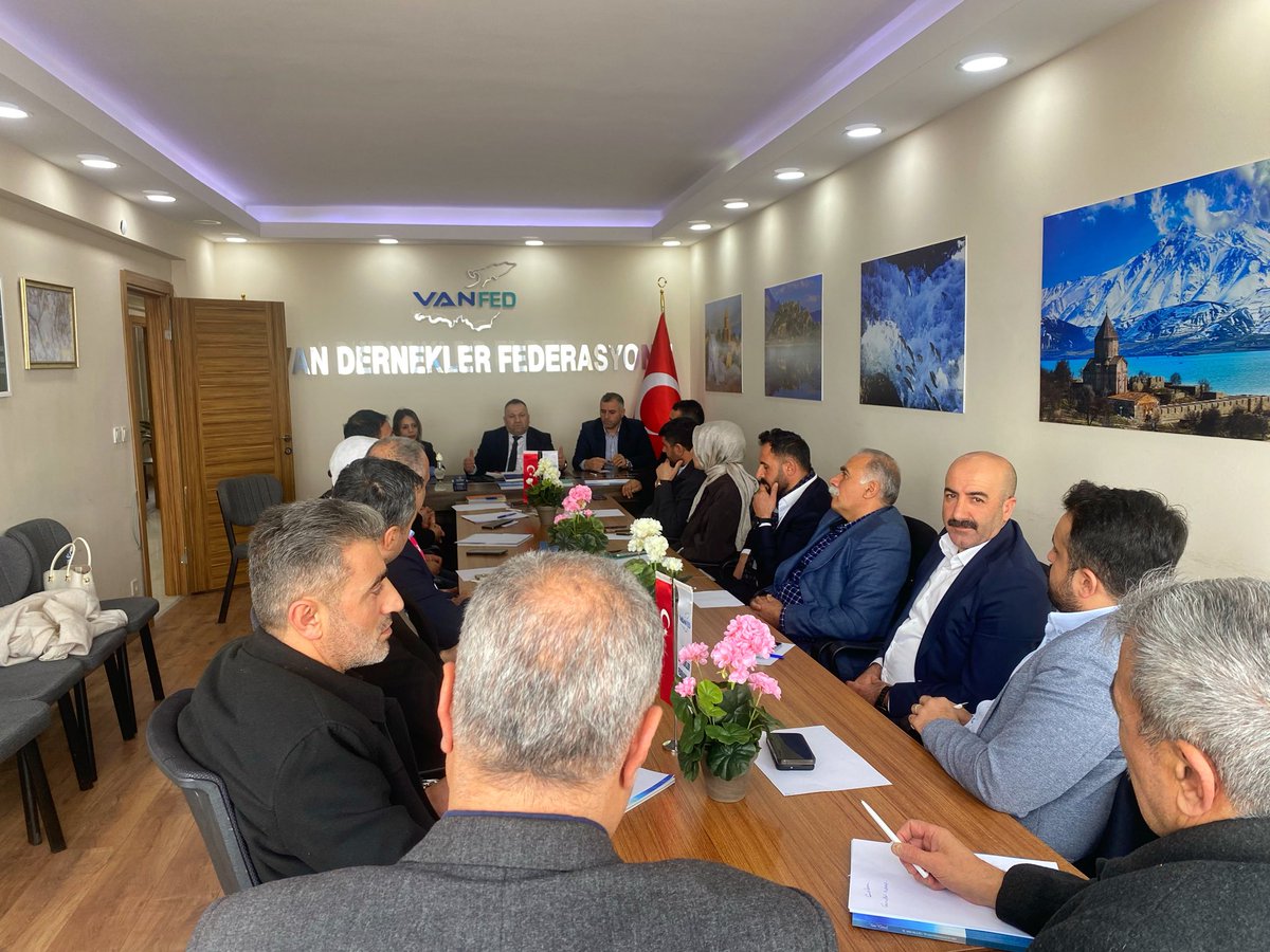 VANFED115248's tweet photo. VANFED Genel Başkanı MURAT TEYMUR başkanlığında bugün yönetim kurulu toplantımızı gerçekleştirdik.Ramazan ayı ve gelecek projeler için atacağımız adımlar hakkında konuşuldu, verimli istişareler yapıldı.Toplantımızda alınan kararlar doğrultusunda çalışmalarımıza devam edeceğiz. https://t.co/G2n02pwhSM