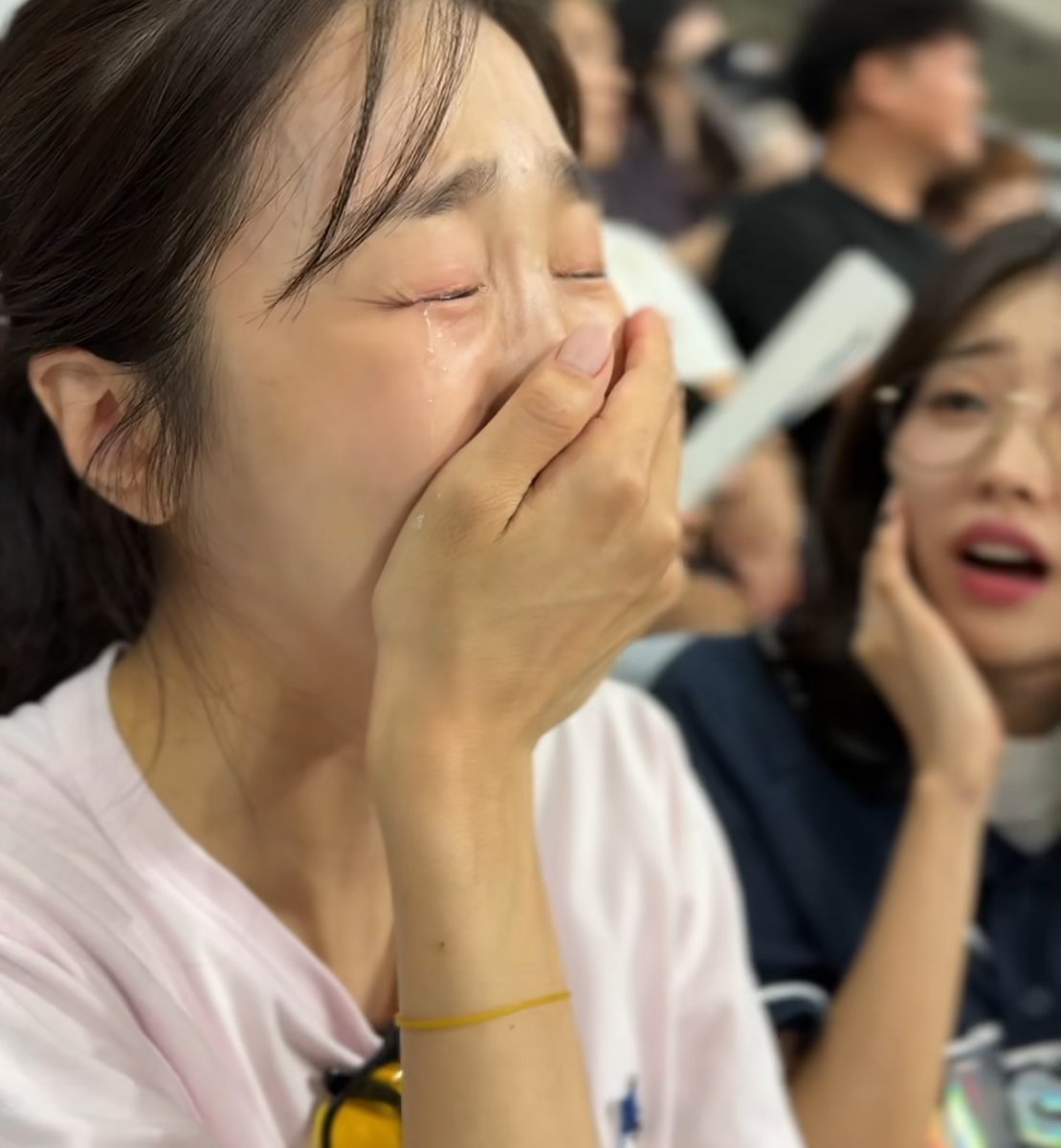 아...제발,제발,너무감사합니다.너무감사합니다. 정말 감사합니다........ 정말 너무 감사합니다. 정말 진심으로너무감사합니다 행복하세요...............