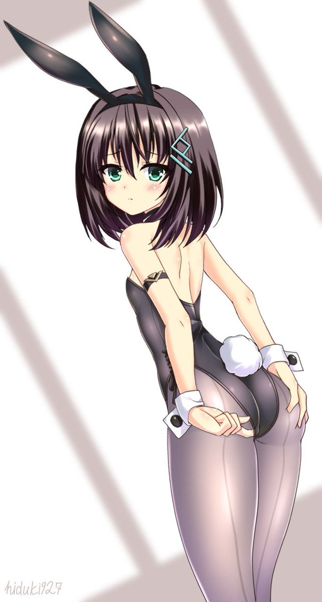 ソラハ「この衣装、ちょっとお尻がキツいです……」
AFS士官学校では生徒たちや教官との親睦を深めるための交流会が開かれていた。
ソラハは給仕係としてバニーガール衣装を着ることに。
#OC
#うちの子 