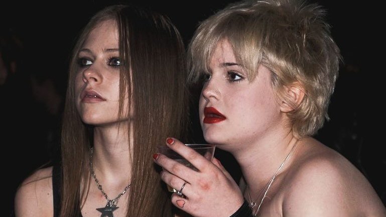 AvrilRLavigne Today (Fan Account) tweet media