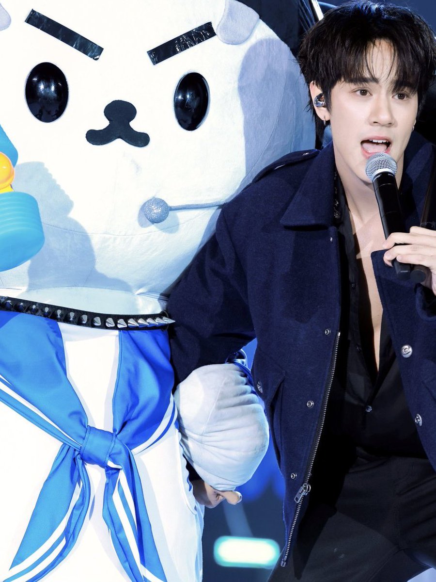 แล้วทำหน้าเหมือนกันเลย ตาแป๋ว คิ้วเข้มขมวดไว้ให้ดูแบด 😆
#mynameisnanon