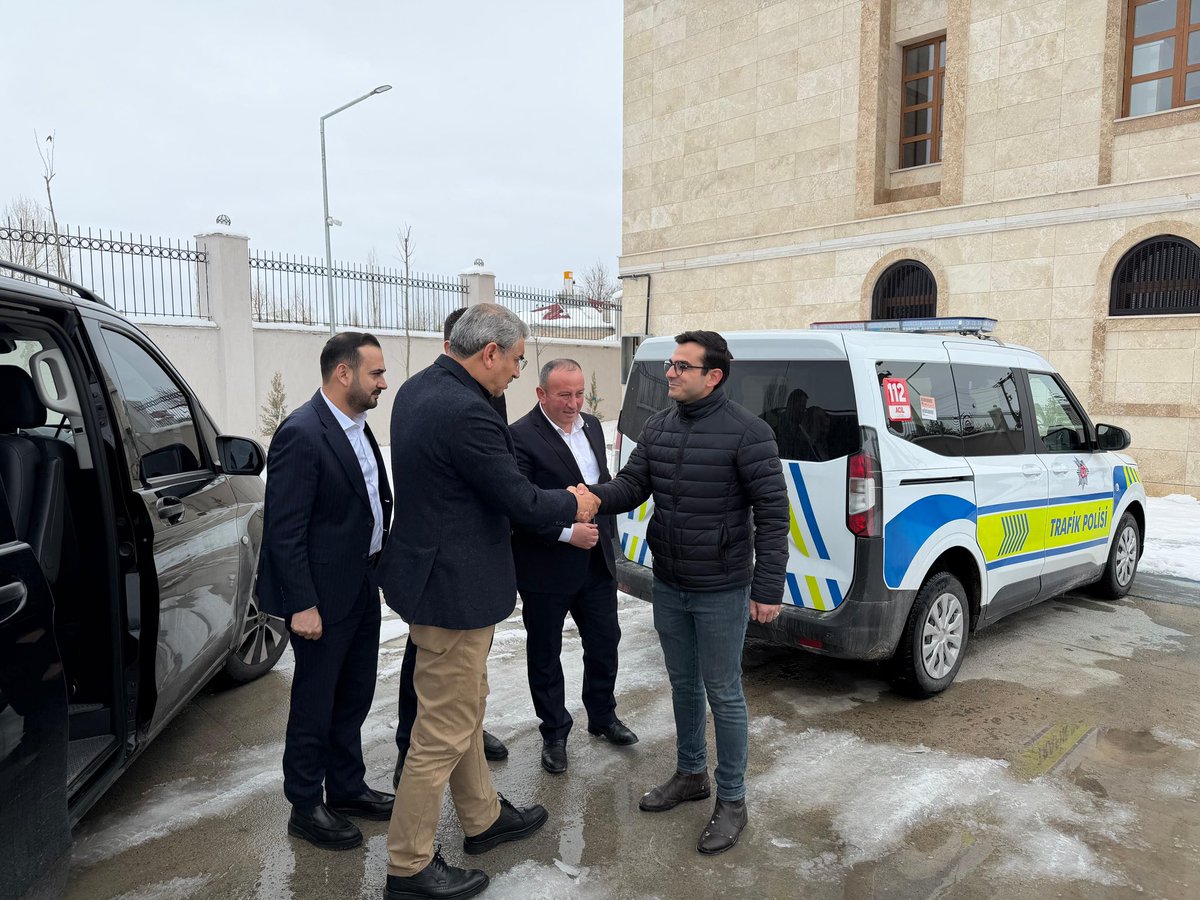 CevahirUzkurt's tweet photo. 📍 Çiftlik İlçesi 

​İlçe Emniyet Amirliğimizi ziyaret ederek emniyet personelimizle bir araya geldik. Fedakarca çalışan güvenlik güçlerimize görevlerinde kolaylıklar diliyorum. 🤝 https://t.co/V2X8ktcj0q