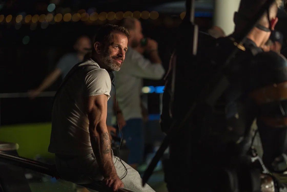 BatfleckMovie's tweet photo. Everybody, let’s wish Zack Snyder a very happy birthday 🎊 
#HappyBirthdayZackSnyder https://t.co/y6c8JJi2Ds