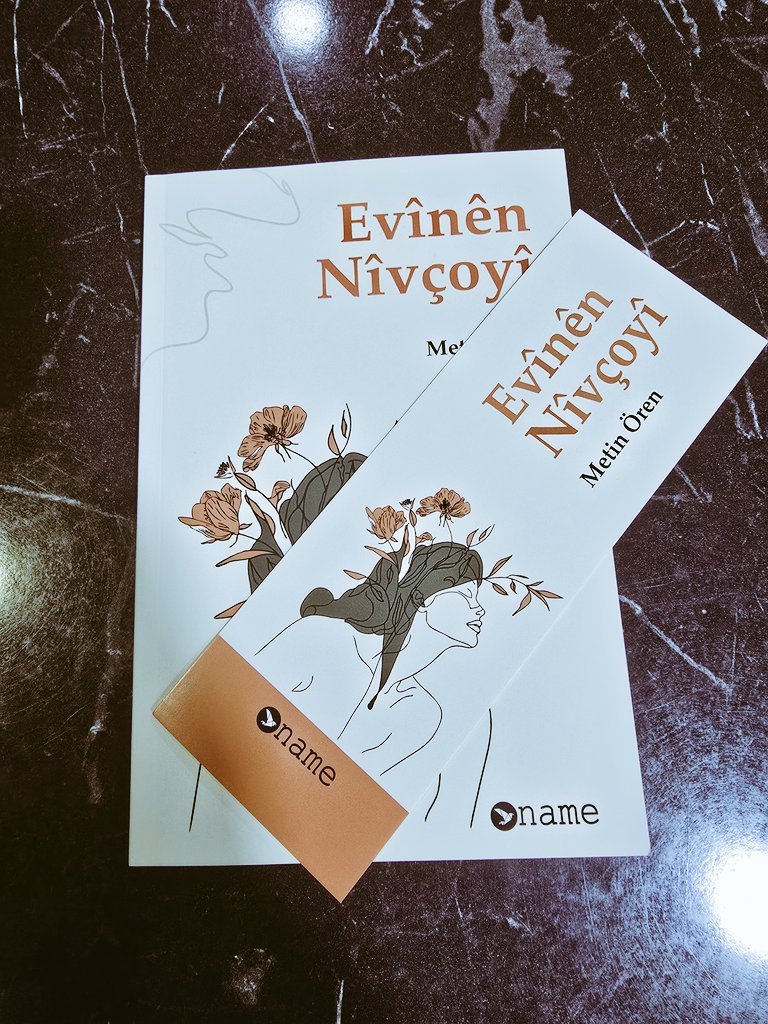 GeverKitabevi's tweet photo. Değerli arkadaşımız Metin Ören'in ilk kitabi matbaadan elimize ulaştı. 

"Evînên Nîvçoyî" (Yarım Aşklar) şiir kitabı raflardadir . 
Yazarımıza yürekten başarılar 🫠 https://t.co/wJm1sr39Ph
