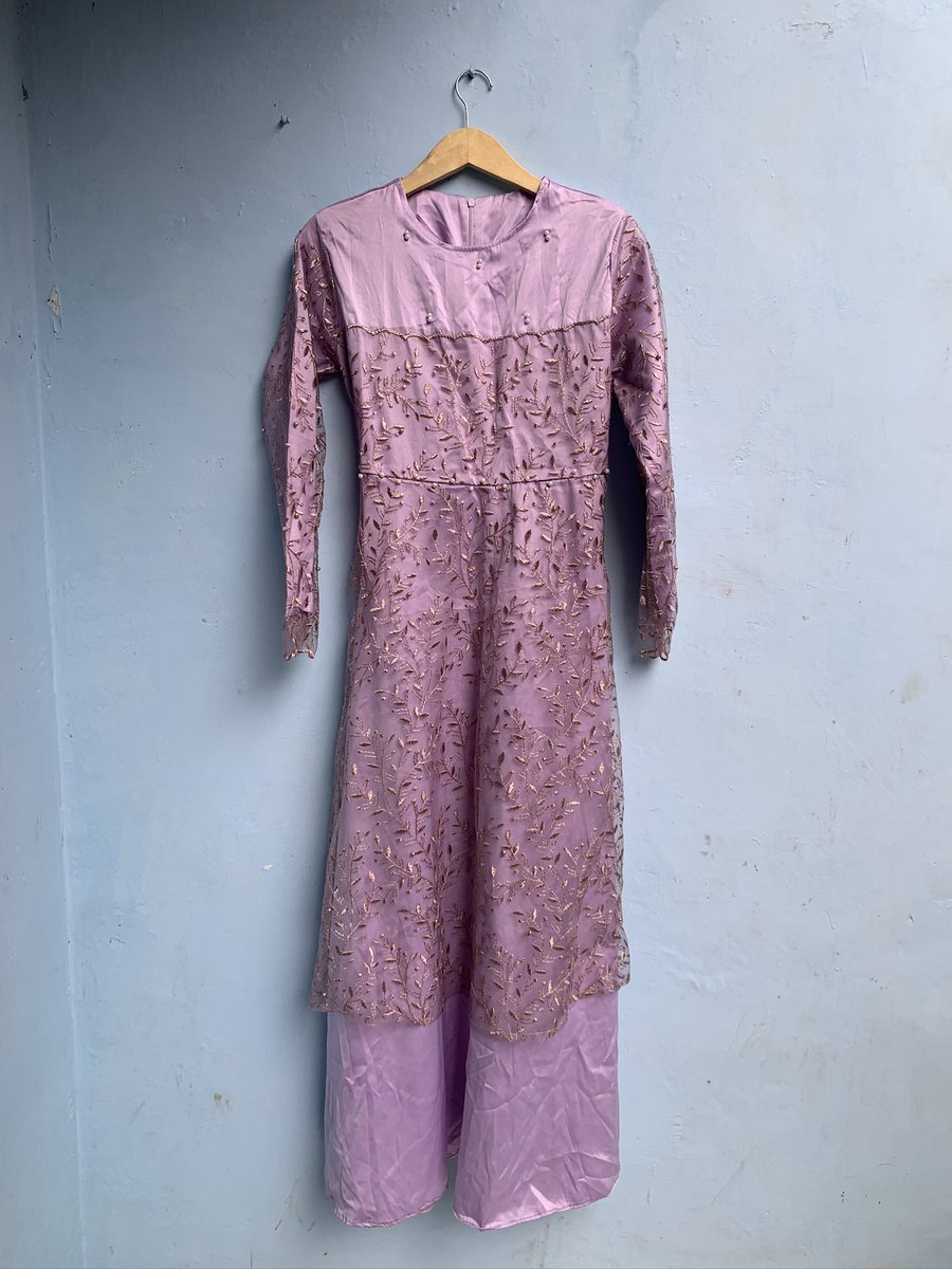 crescentkith's tweet photo. preloved gamis masih bagus bangett brukat 70k aja yukk https://t.co/K3X3bdKEcy