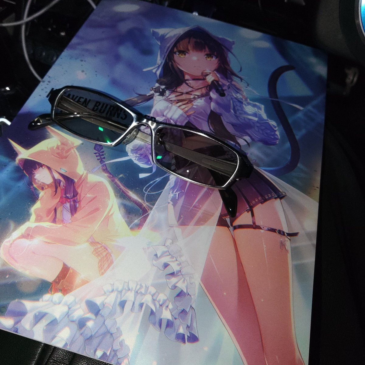 mizeru1004's tweet photo. #ヘブバンライブ2026
改めてお疲れ様でした
物販は柄の悪い眼鏡に革のロングコート　ライブはカレンタオルにペンライト三刀流
ほのぼのとヘブバンやってます
コミュ障ぼっちでした
また来年🖐️ https://t.co/k5sMPAt97P