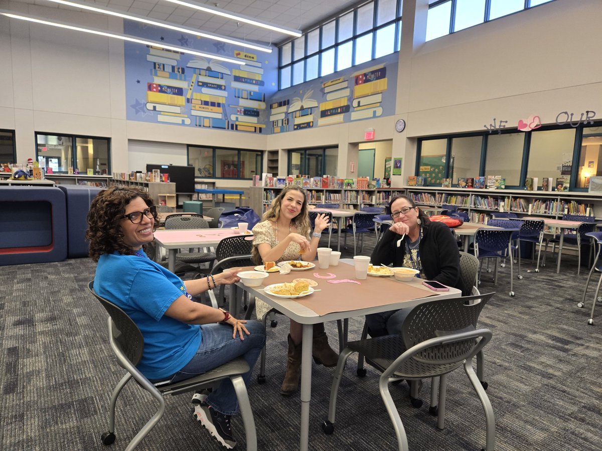 Amy Owens tweet media