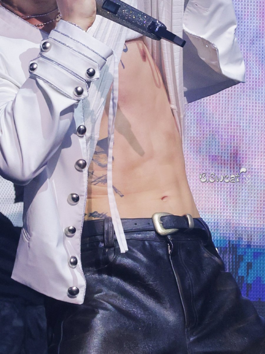 b_sweat_'s tweet photo. 𝟮𝟲𝟬𝟯𝟬𝟭 𝗧𝗵𝗲 𝗟𝗮𝘀𝘁 𝗣𝗮𝗿𝗮𝗱𝗲 𝗘𝗻𝗰𝗼𝗿𝗲 𝗶𝗻 𝗦𝗲𝗼𝘂𝗹 

🆘🆘🆘

#비아이 #김한빈 #BI #HANBIN #한빈
#TheLastParadeInSeoulEncore https://t.co/YIi1YAbQYK