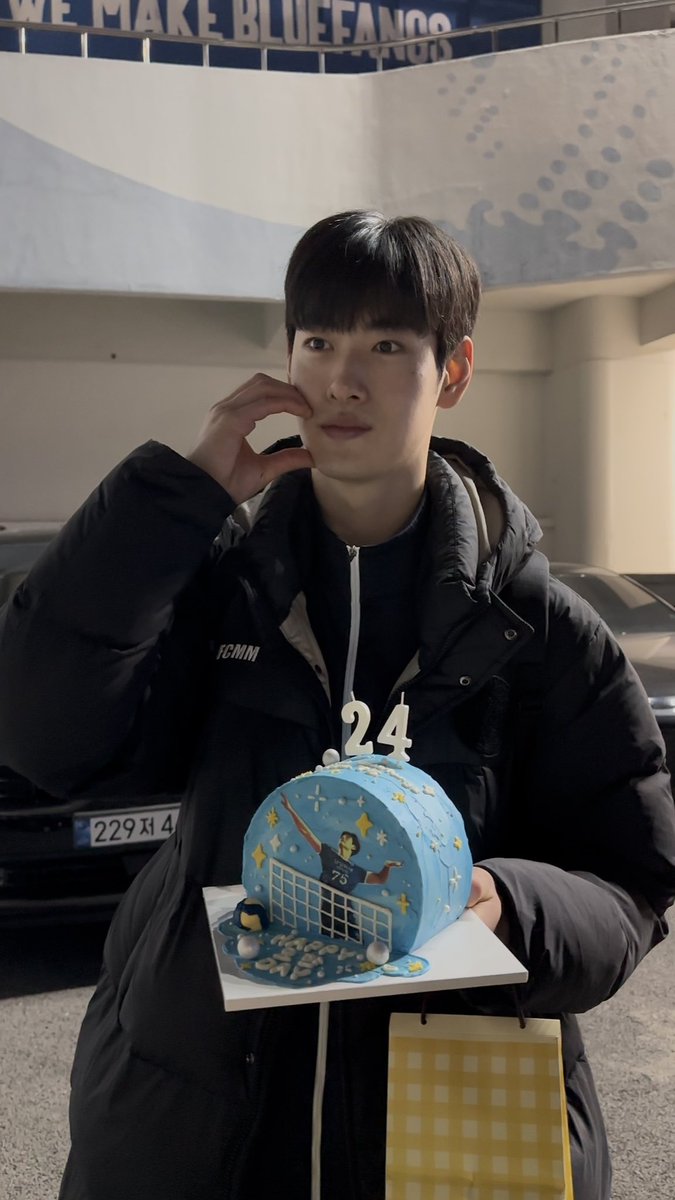 10veyoumore's tweet photo. 햅뻘데 ♡.♡ https://t.co/3SOiaJ1iQ2