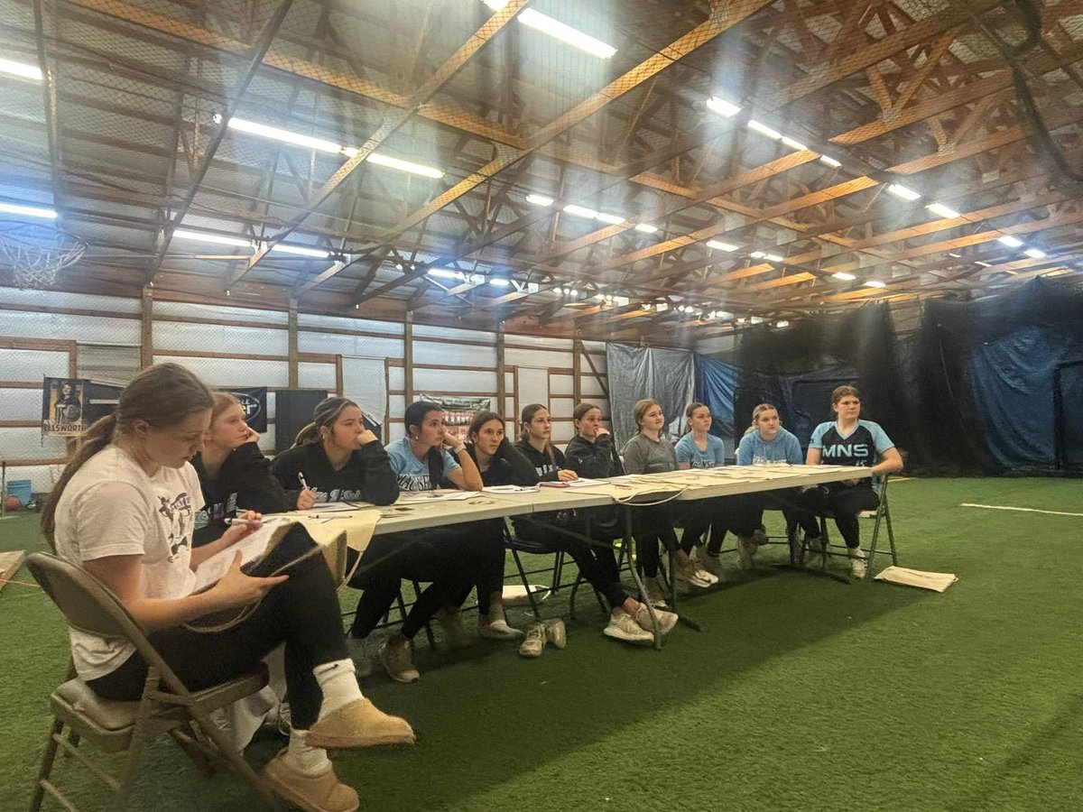MacNSeitz2010's tweet photo. The girls participated in our spring Mental Masters Athlete session this week where we continued to focus on the mental side of the game. Today was our final practice and team dinner before our Kansas girls head to their high school teams! Go be the best! https://t.co/5SJ7HIx6FD