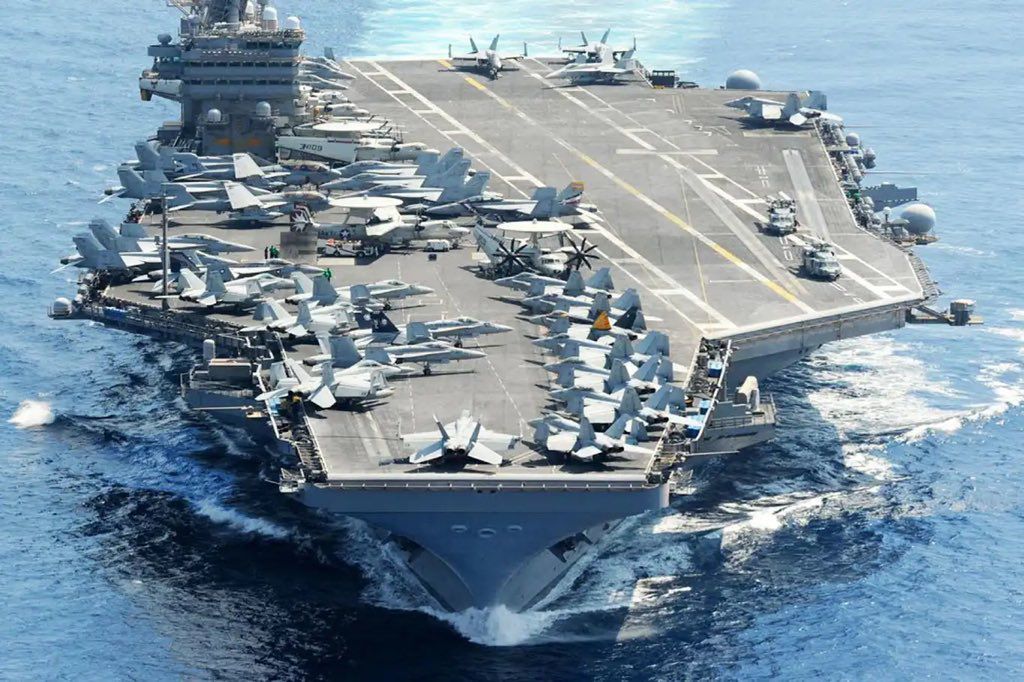 real_gamerguy's tweet photo. JUST IN: 🇮🇷🇺🇸 Iran launches 4 ballistic missiles at the US aircraft carrier Abraham Lincoln.
#Iran #savas https://t.co/EDNIEgoaF7