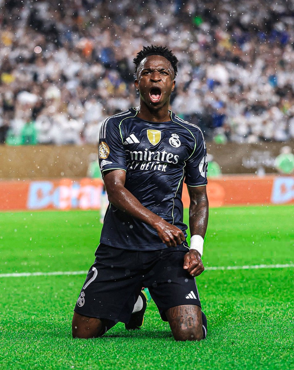 🚨💣| 𝐁𝐑𝐄𝐀𝐊𝐈𝐍𝐆: Le Real Madrid est 100% CONFIANT sur la PROLONGATION de Vini Jr. ✅🤝

✅ Au club, ils se disent que Vini Jr VA PROLONGER. 

<a href="/diarioas/">Diario AS</a> via <a href="/RM4Arab/">شبكة RM4Arab</a>