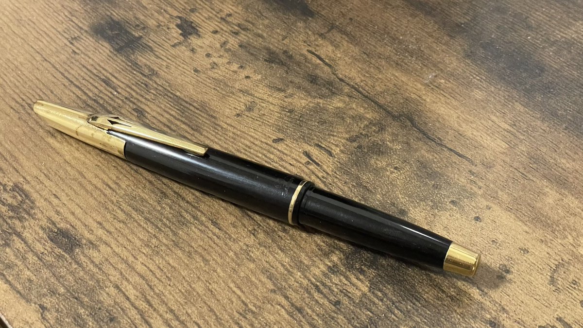 個人的にプラチナ製品では入手難易度最難関万年筆で、メーカーにも透明