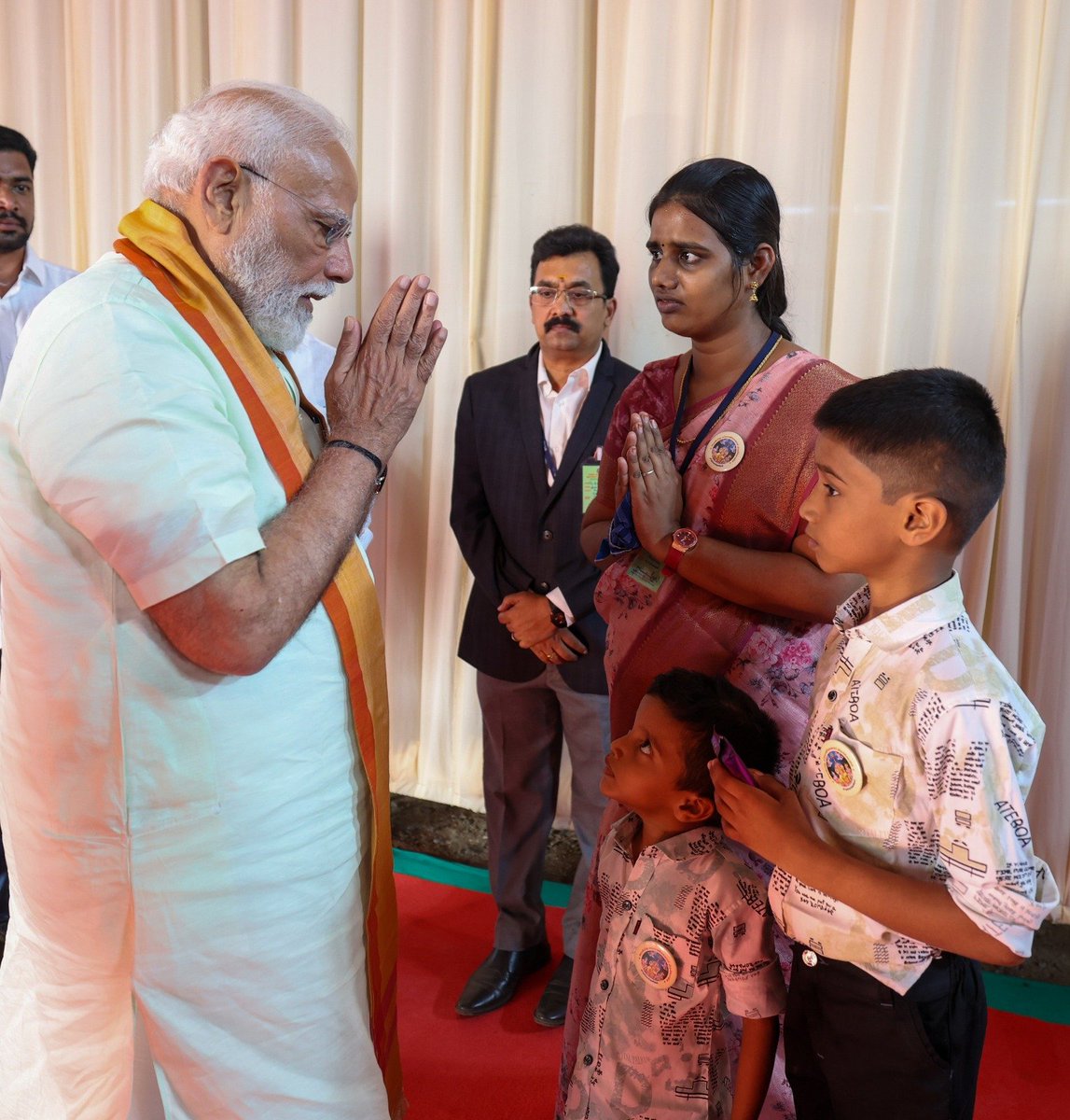 Narendra Modi tweet media