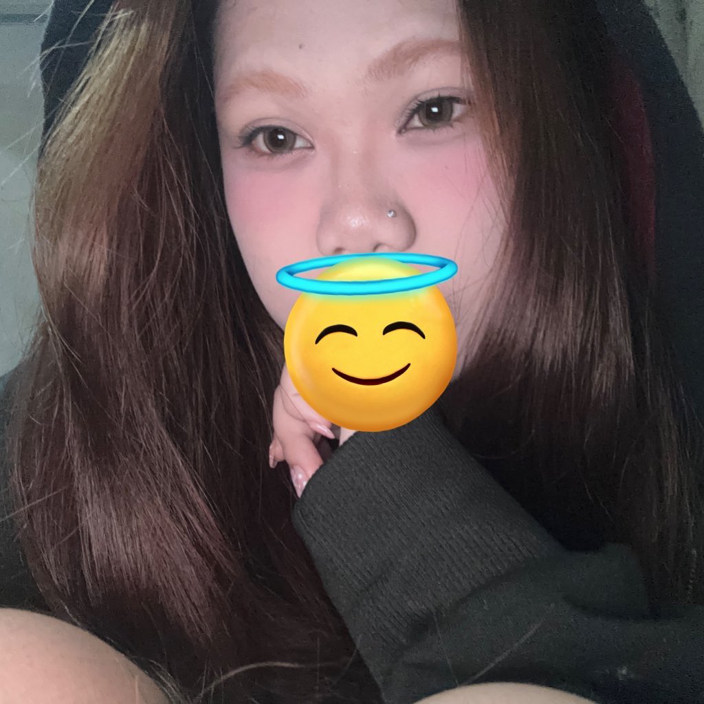 พี่ขอป้ายยาอันนี้เลยแป้งไอซิ่งคาเกะนะน้อง ตอนแรกสั่งมาขำ ๆ เห็นในตต.เขาว่าดี เพราะส่วนตัวชั้นเป็นคนผิว(แอบ)เหลือง เลยซื้อเบอร์03มาใช้ เพราะดูแล้วน่าจะตอบโจทย์ชั้นมากที่สุด พอใช้แล้วหน้าชั้นละมุนขึ้น(มาก) แฮปปี้มากค่ะคุนแม่ ♥️🐽♥️