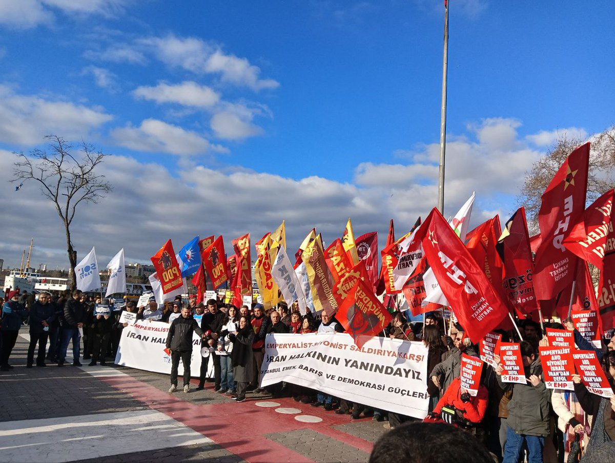 PolenEkoloji's tweet photo. İran'a yönelik ABD ve siyonist saldırılarına, Ortadoğu'da süren işgallere ve NATO'ya karşı halkların özgürlüğünü savunmak için İstanbul demokrasi güçleri bir araya geldi.

#ABDOrtadoğudanDefol #KatilABD #NATODefol https://t.co/cr9os1uyPt