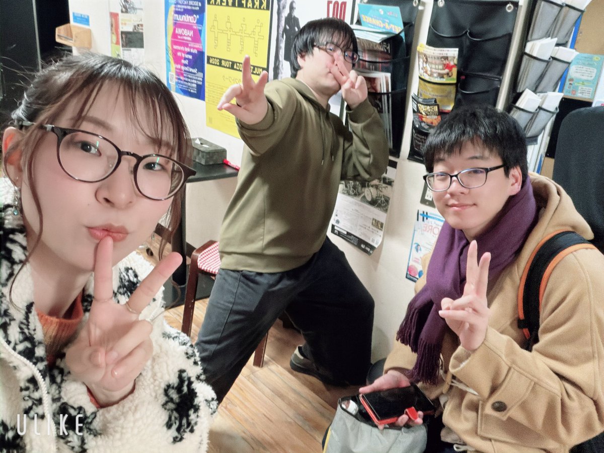 utagatari0210's tweet photo. 収録完了！！！
終始笑って楽しく収録しました🤣

動画作るゾォ！！
お楽しみにっ！

和気あいあいなワンシーン
わんっつーっマジック🪄🪄 https://t.co/dAjoINDzkE