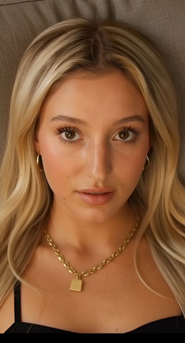 Carlee tweet media