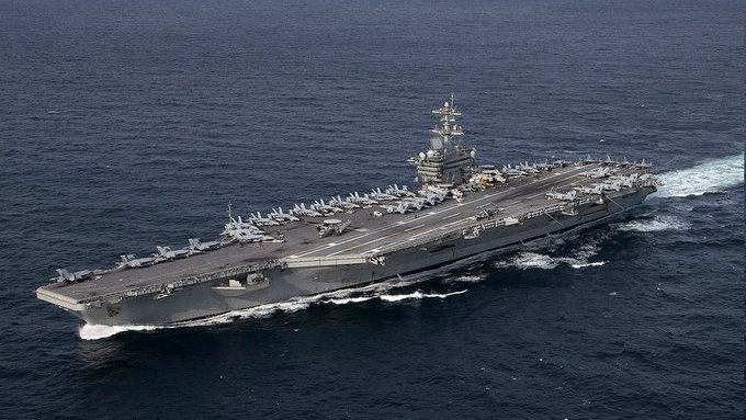 nibmoi's tweet photo. L’Iran affirme avoir attaqué le porte-avions américain USS Abraham Lincoln avec quatre missiles balistiques, selon le Corps des gardiens de la révolution. Aucun bilan des dégâts ou des victimes n’a encore été précisé.
#war #Iran https://t.co/quGKNOnbNX