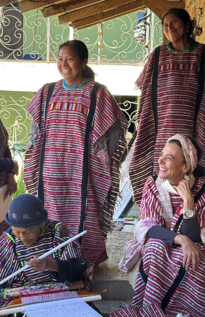 Biblioteca de Investigación Juan de Córdova-FAHHO tweet media