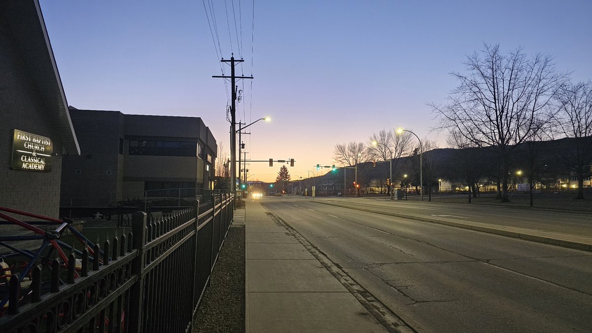 FBCKamloops's tweet photo. 🌅 Dawning of the Lord’s Day in Kamloops! Beautiful sunrise looking east down Columbia Street — a perfect reminder of new mercies and the joy of this day of worship. “This is the day the Lord has made; let us rejoice and be glad in it!”

How are you spending your Sunday? 🙏
#Kamloops #KamloopsBC #ExploreKamloops #LordsDay #YKA #KamloopsSunrise